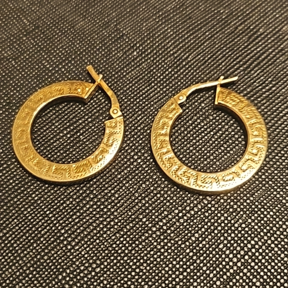 Hoops